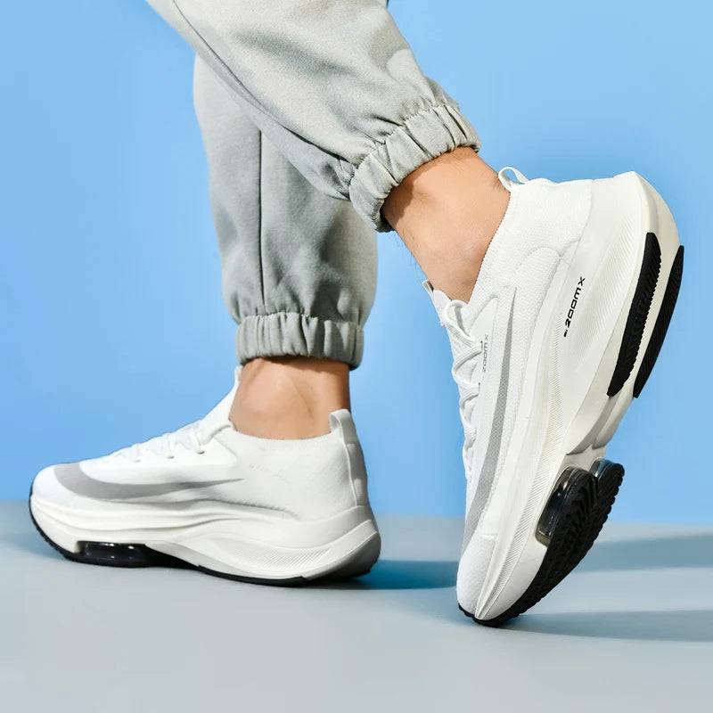 Tênis de corrida masculino: malha respirável, confortável, plana.