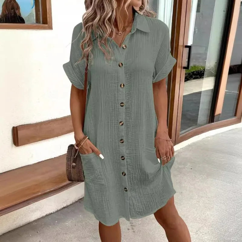 Camisa Vestido solto, minimalista com decote em V, botão acima, algodão e linho branco, manga curta e com bolso casual