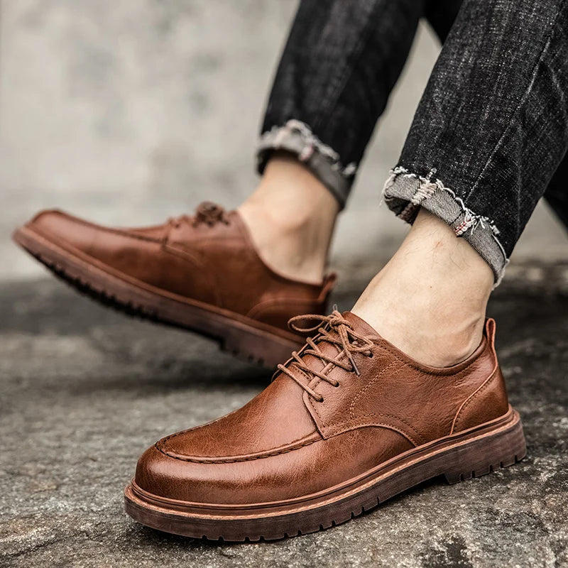 Sapato Masculino Brogue de couro: casual, de couro genuíno.