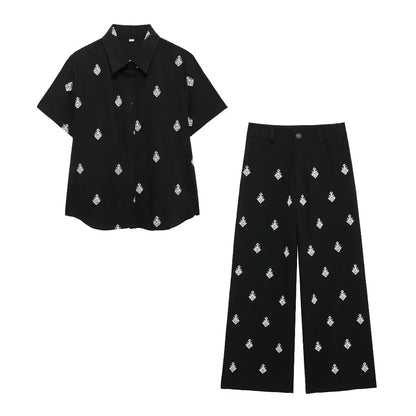 Conjunto Elegance: casual com 2 peças bordados com camisa tipo top de manga curta e lapela combinando calças largas