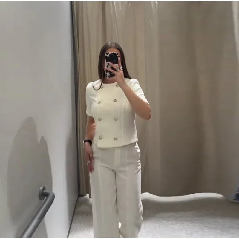 Conjunto Elegance de duas peças: com colete (tipo blazer) de manga curta e calça perna larga
