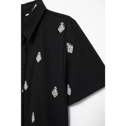 Conjunto Elegance: casual com 2 peças bordados com camisa tipo top de manga curta e lapela combinando calças largas