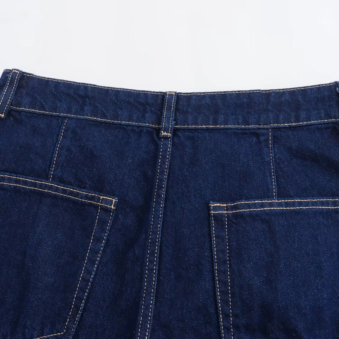 Conjunto feminina em jeans: camisa colarinho degotado com manga curta e bolso decoração + shorts cintura média assimétricos