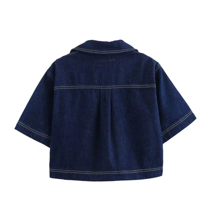 Conjunto feminina em jeans: camisa colarinho degotado com manga curta e bolso decoração + shorts cintura média assimétricos