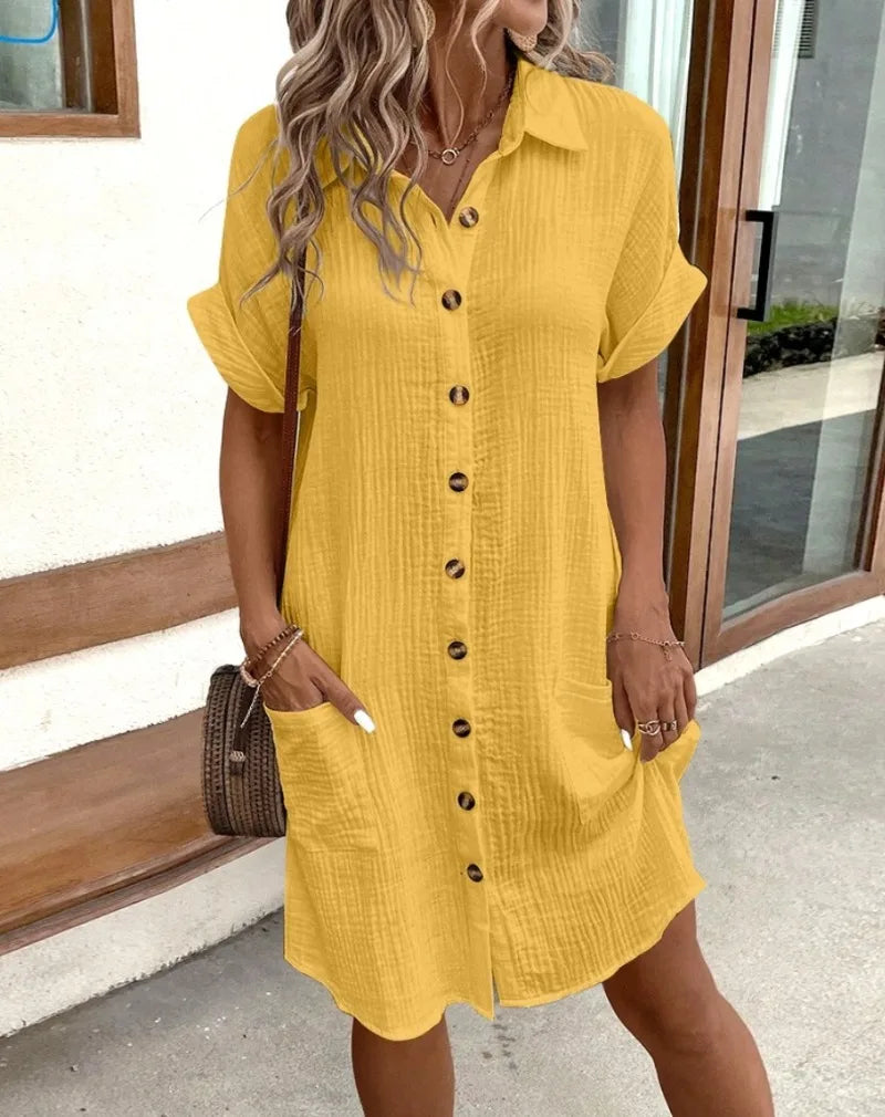 Camisa Vestido solto, minimalista com decote em V, botão acima, algodão e linho branco, manga curta e com bolso casual