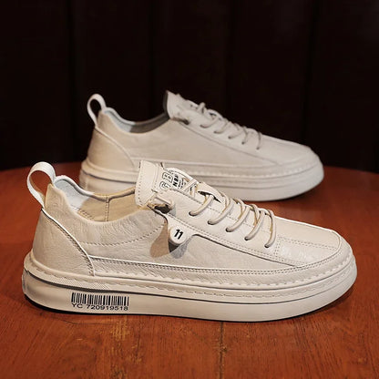 Novo casual masculino de couro: antiderrapante: moda confortável tênis, solado plano