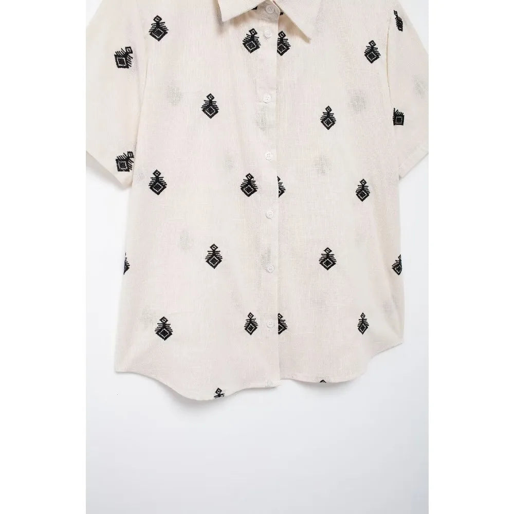 Conjunto Elegance: casual com 2 peças bordados com camisa tipo top de manga curta e lapela combinando calças largas