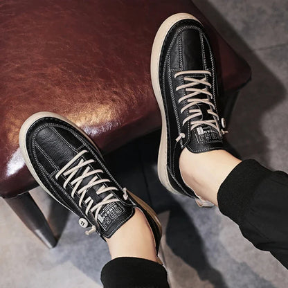 Novo casual masculino de couro: antiderrapante: moda confortável tênis, solado plano