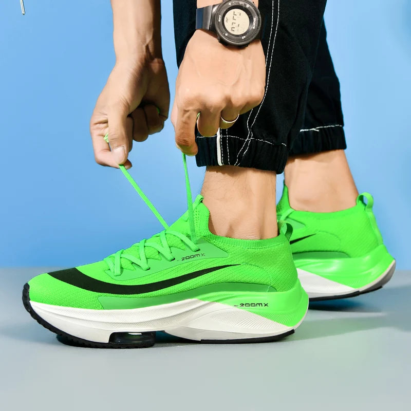 Tênis de corrida masculino: malha respirável, confortável, plana.