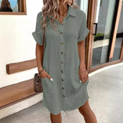 Camisa Vestido solto, minimalista com decote em V, botão acima, algodão e linho branco, manga curta e com bolso casual