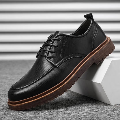 Sapato Masculino Brogue de couro: casual, de couro genuíno.