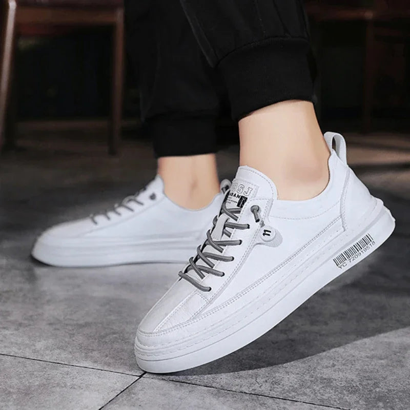 Novo casual masculino de couro: antiderrapante: moda confortável tênis, solado plano