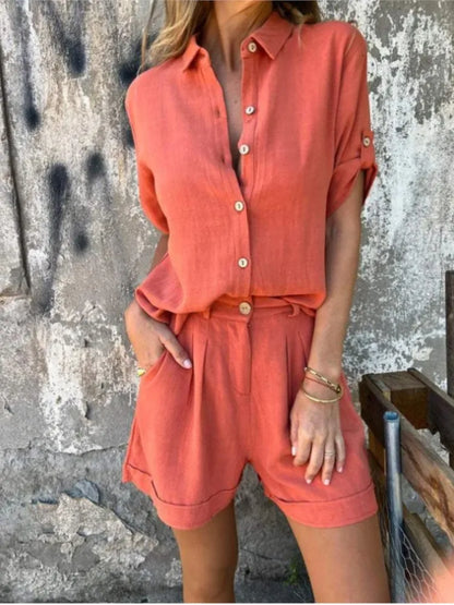 Conjunto duas peças algodão e linho: camisa com lapela, botão, manga curta + shorts