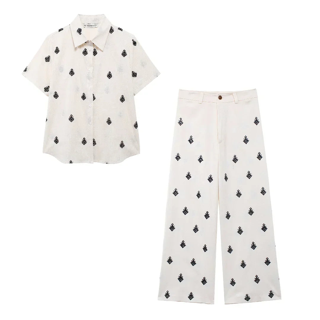 Conjunto Elegance: casual com 2 peças bordados com camisa tipo top de manga curta e lapela combinando calças largas