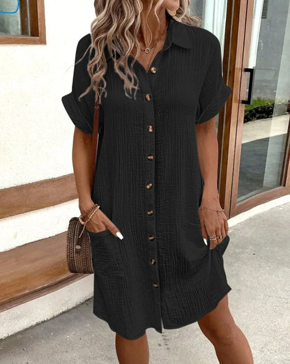 Camisa Vestido solto, minimalista com decote em V, botão acima, algodão e linho branco, manga curta e com bolso casual