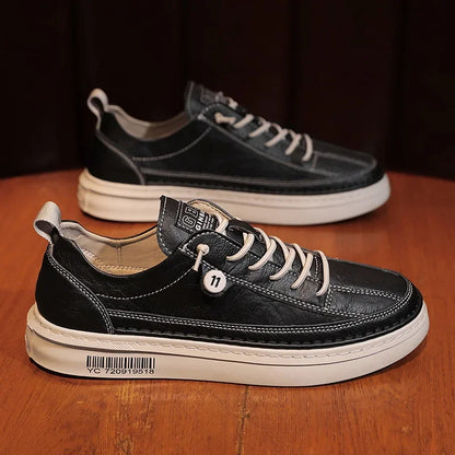 Novo casual masculino de couro: antiderrapante: moda confortável tênis, solado plano