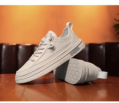 Novo casual masculino de couro: antiderrapante: moda confortável tênis, solado plano